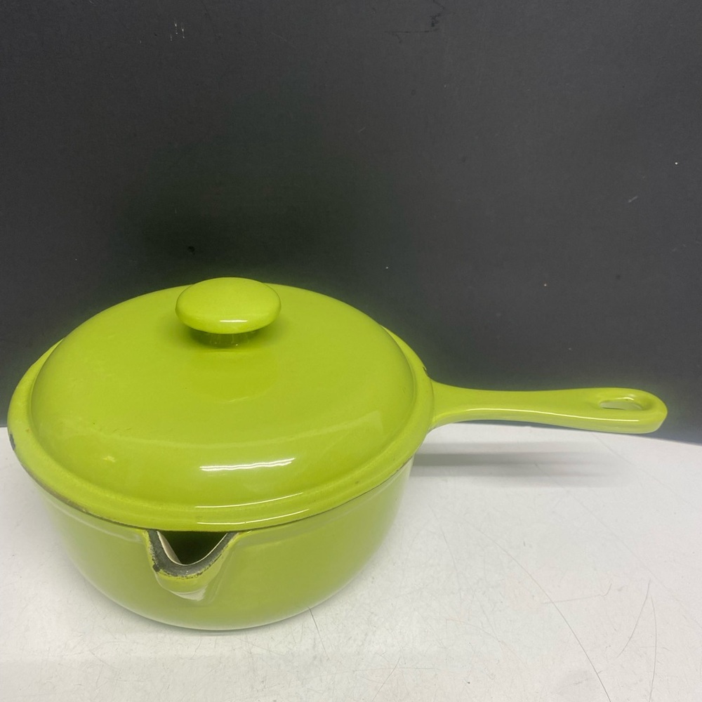 American Collection Enameled Cast Iron Pan with Lid